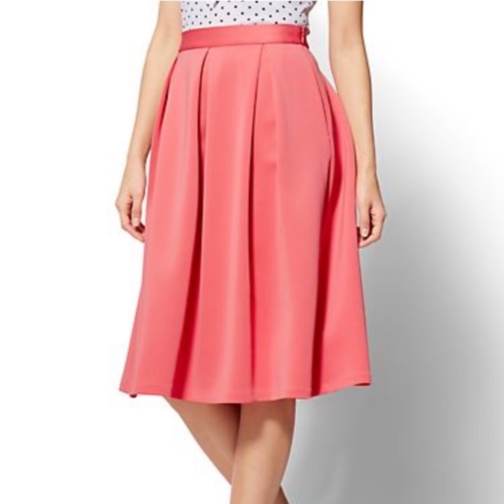 New York & Co.NWT Coral Pleated Skirt Sz 18